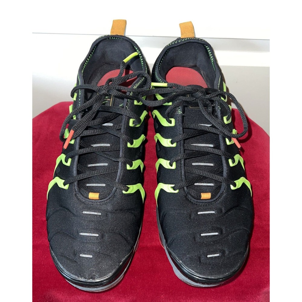 Nike Men’s Air VaporMax Plus, Black/Neon Green/Mustard/Salmon, Size 9.5